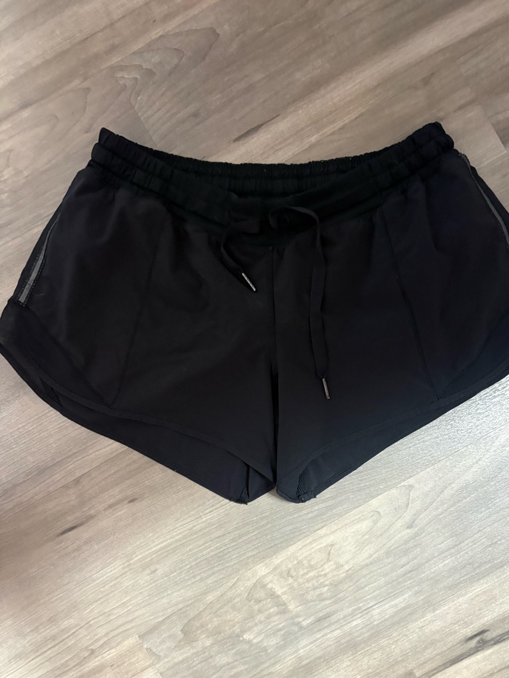 Black Lululemon hotty hot shorts size 10